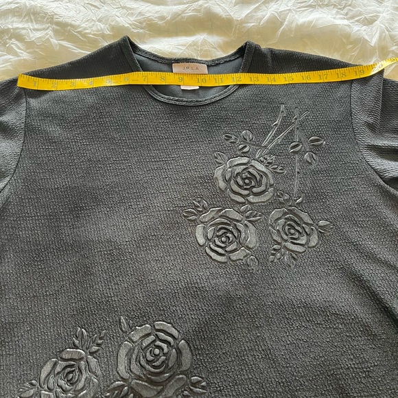 JPLA Woman’s Short Sleeve Black Blouse - Picture 2 of 9